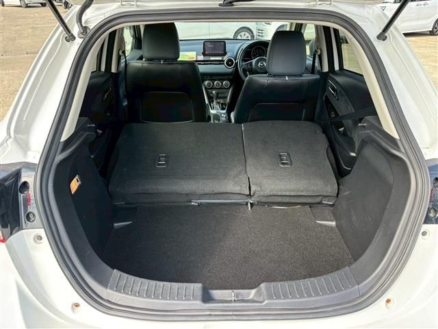 MAZDA2
