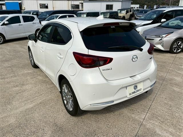 MAZDA2