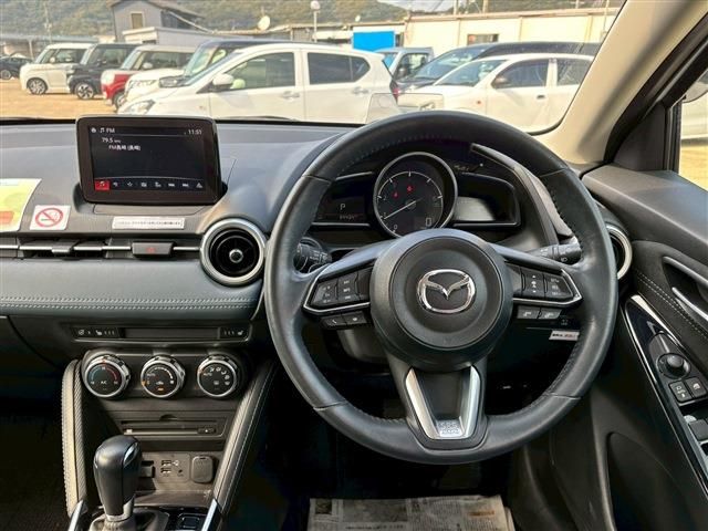MAZDA2