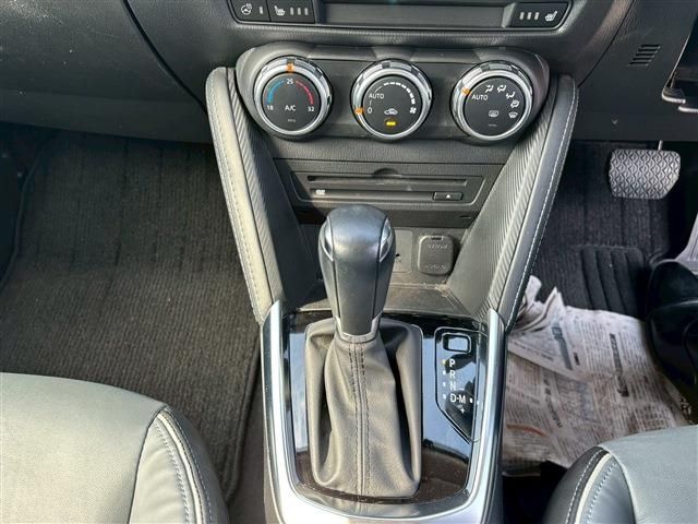 MAZDA2