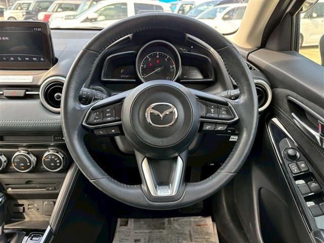 MAZDA2