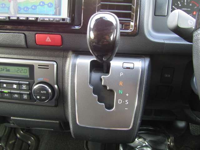 HIACE van 2WD