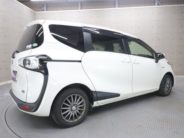 SIENTA HYBRID