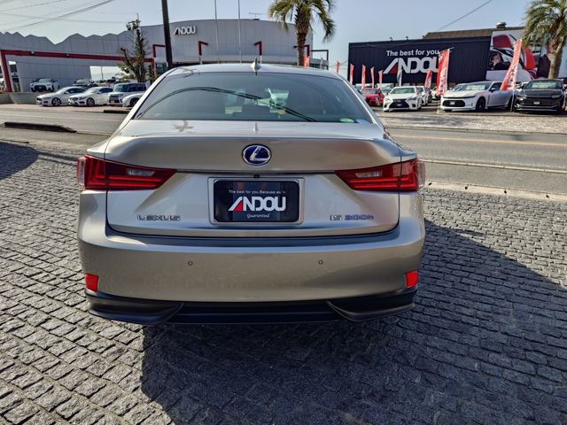 LEXUS IS300h