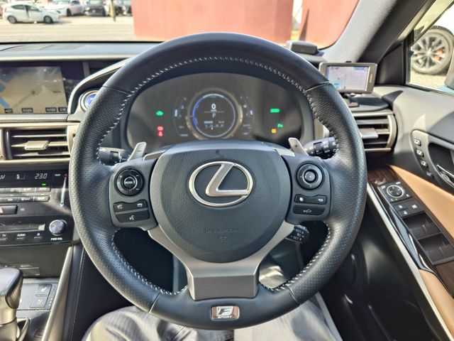 LEXUS IS300h