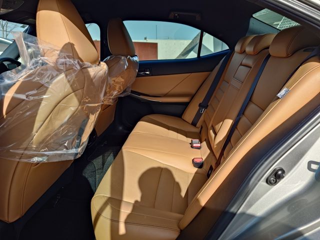 LEXUS IS300h