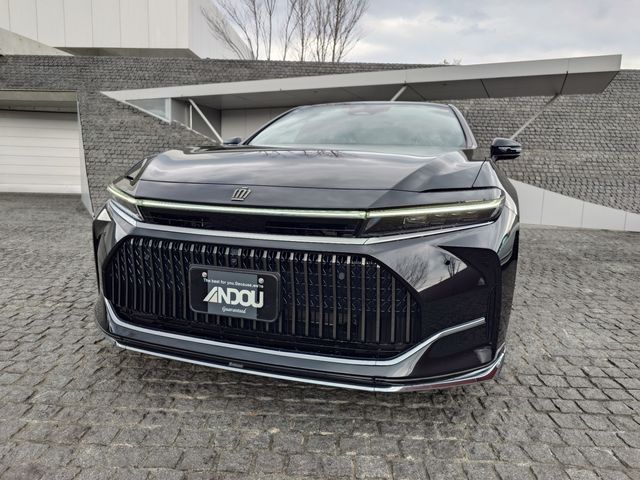 CROWN sedan hybrid