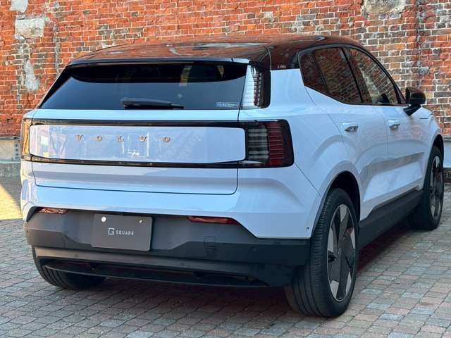 VOLVO EX30