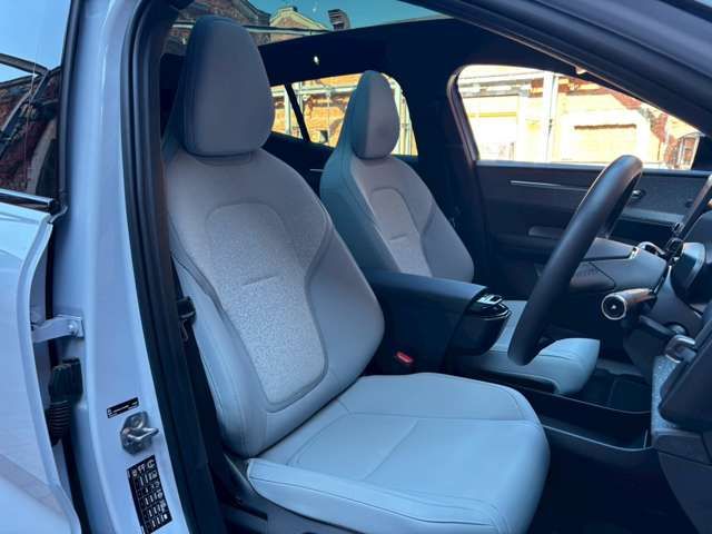 VOLVO EX30