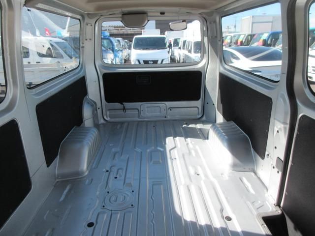 NV350 CARAVAN 1.2t