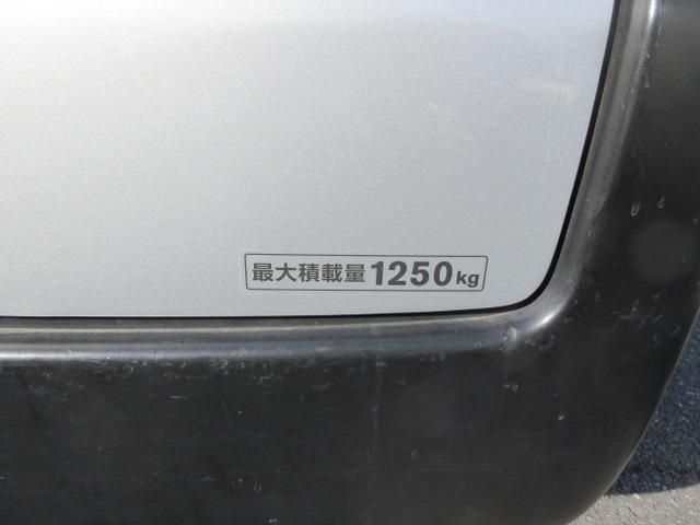 NV350 CARAVAN 1.2t