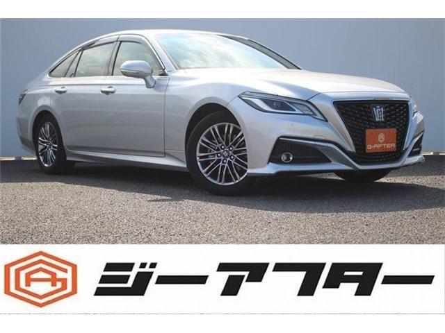 CROWN sedan hybrid