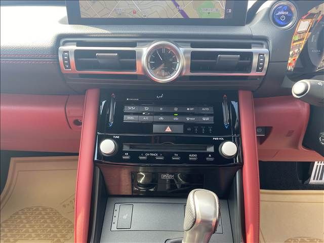 LEXUS IS300h