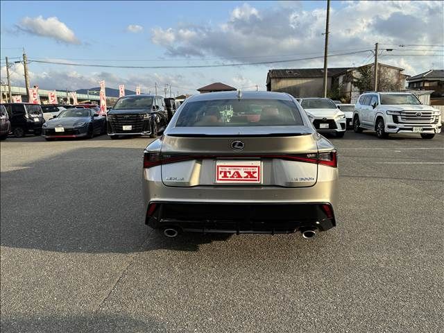 LEXUS IS300h
