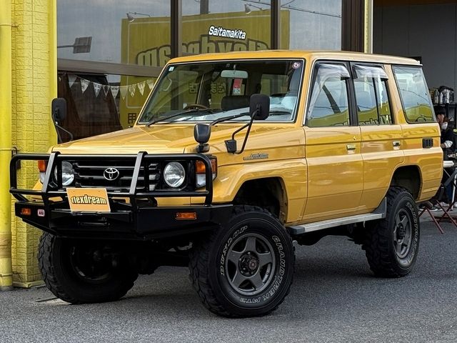LANDCRUISER van