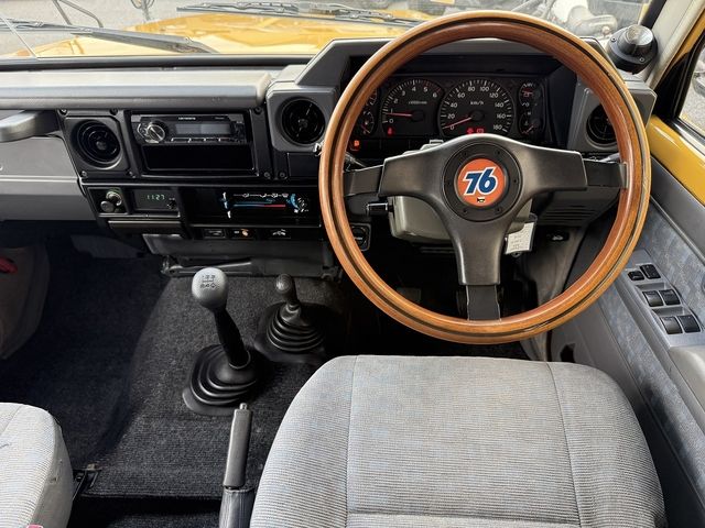 LANDCRUISER van