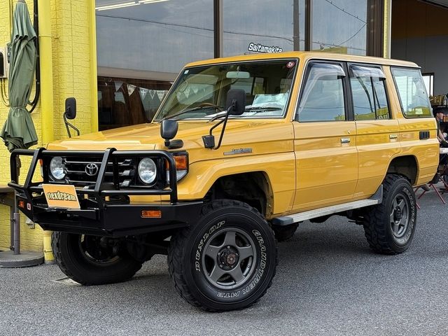 LANDCRUISER van