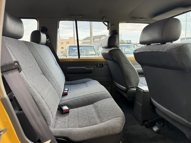 LANDCRUISER van
