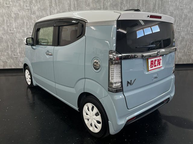 N-BOX SLASH