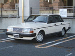 VOLVO 240 sedan