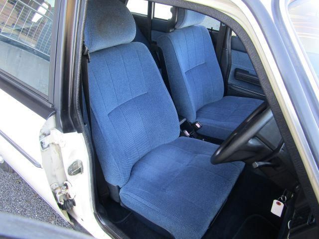 VOLVO 240 sedan