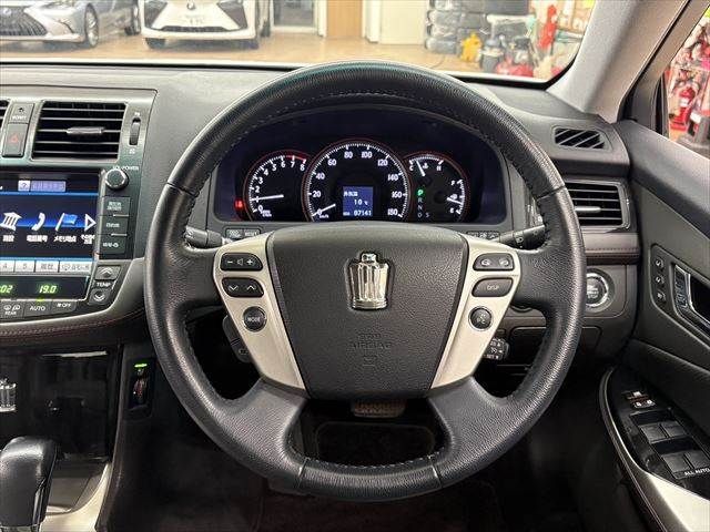 CROWN sedan