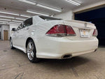 CROWN sedan