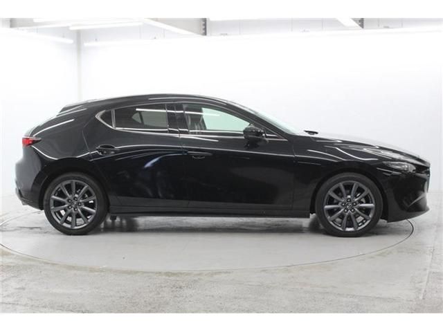 MAZDA3 FASTBACK