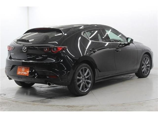 MAZDA3 FASTBACK