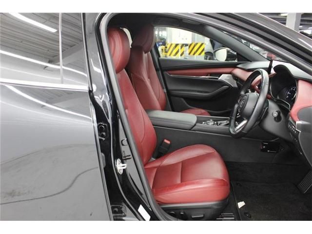 MAZDA3 FASTBACK