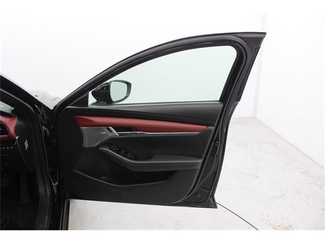 MAZDA3 FASTBACK