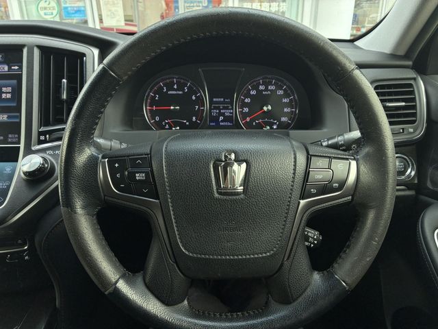 CROWN sedan