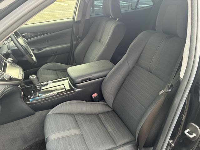 CROWN sedan