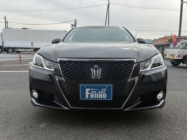 CROWN sedan
