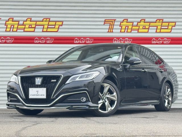 CROWN sedan hybrid