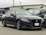 CROWN sedan hybrid