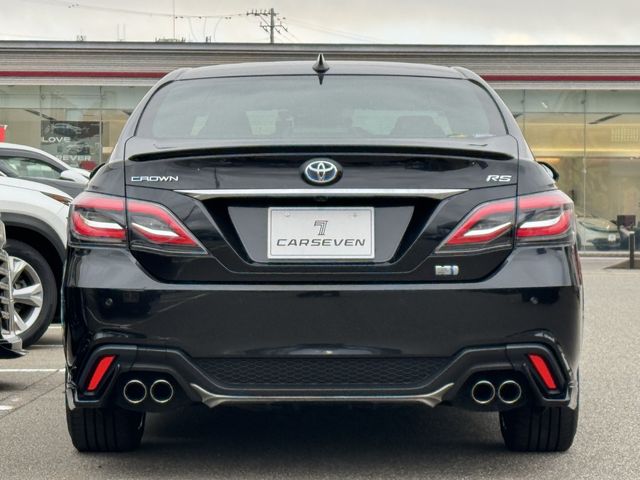 CROWN sedan hybrid