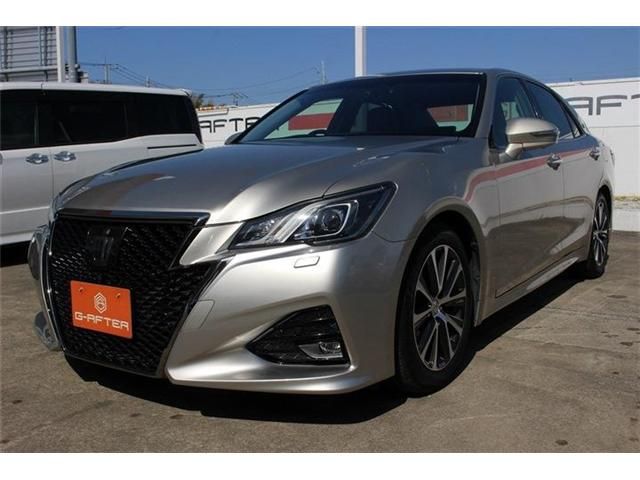 CROWN sedan