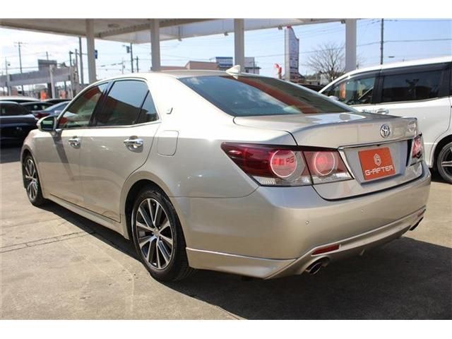 CROWN sedan