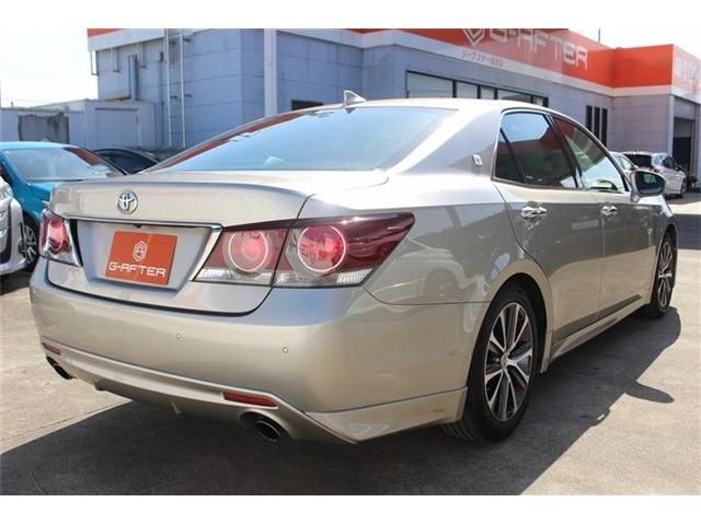CROWN sedan