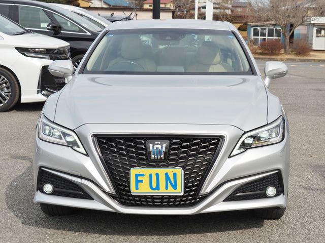 CROWN sedan hybrid 4WD