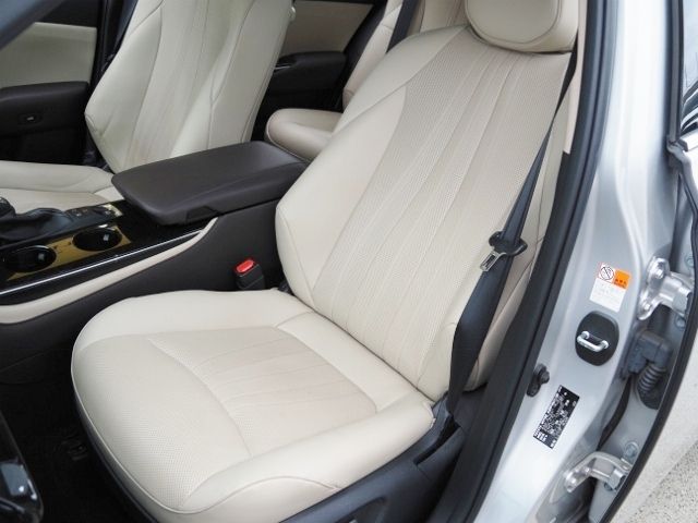 CROWN sedan hybrid 4WD