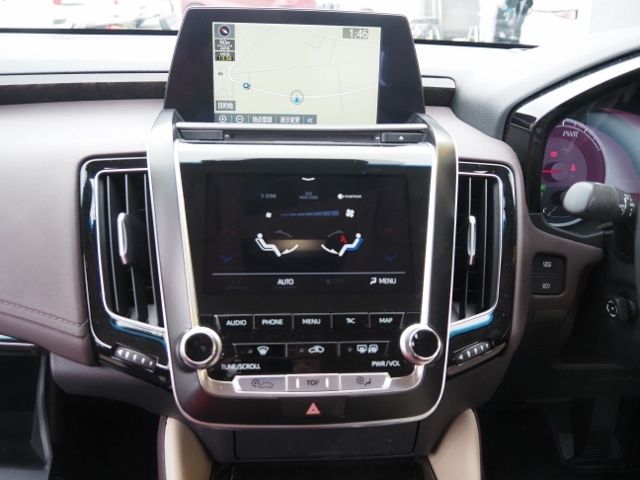 CROWN sedan hybrid 4WD