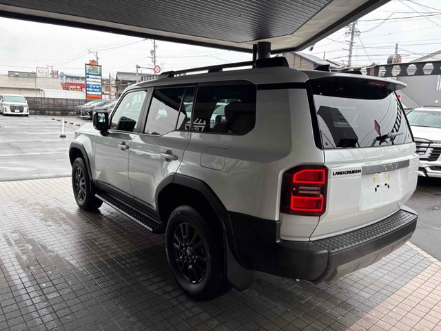 LANDCRUISER 250