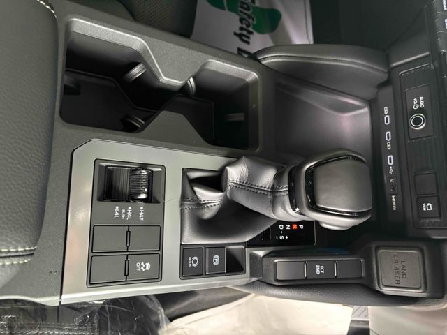 LANDCRUISER 250