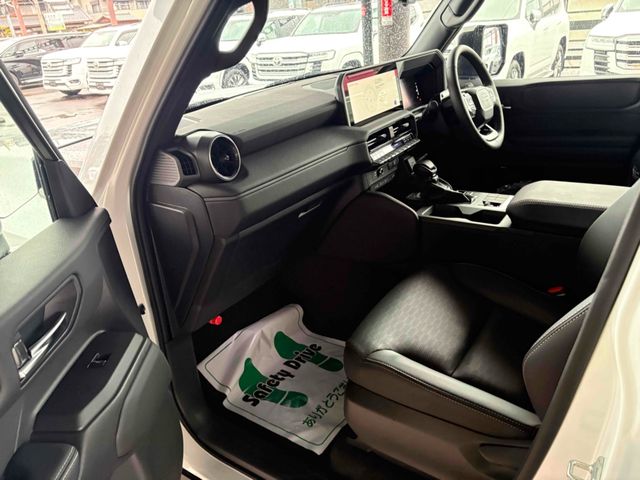 LANDCRUISER 250