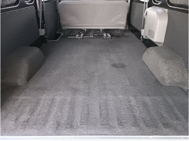 NV350 CARAVAN 4WD