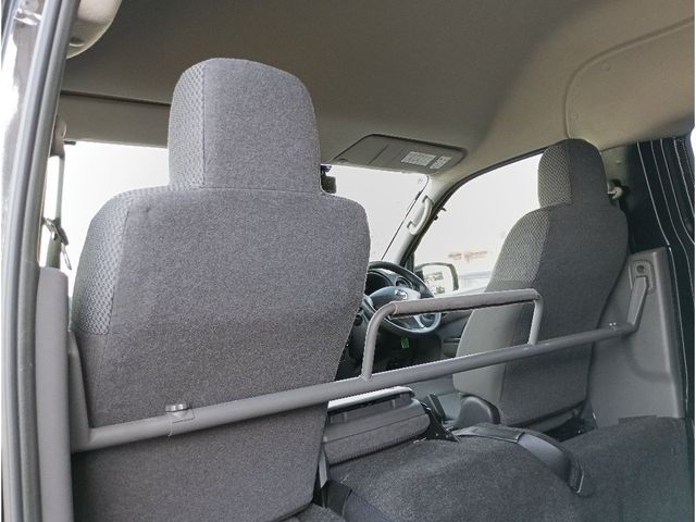 NV350 CARAVAN 4WD