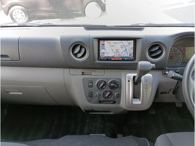 NV350 CARAVAN 4WD