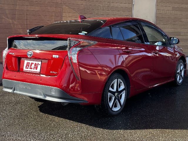 PRIUS 4WD